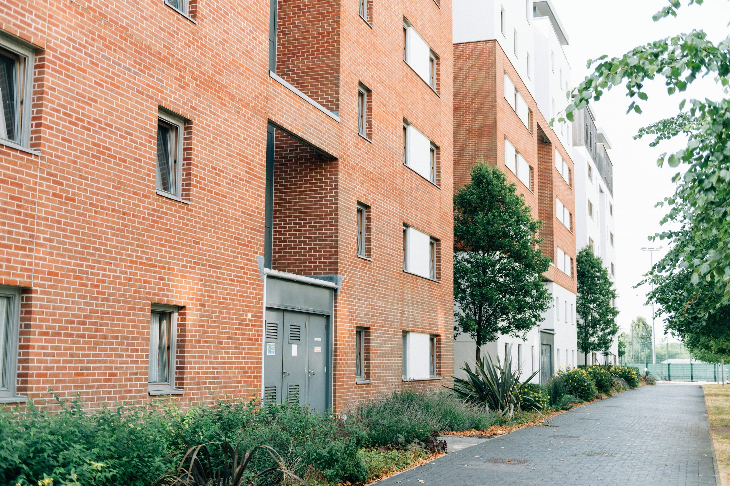 Mehrfamilienhaus mit Klinkerfassade als Kapitalanlage